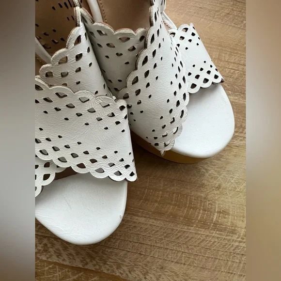 Veronica Beard Gaynor Platform Leather Sandals In White Size 8 New - Picture 10 of 13